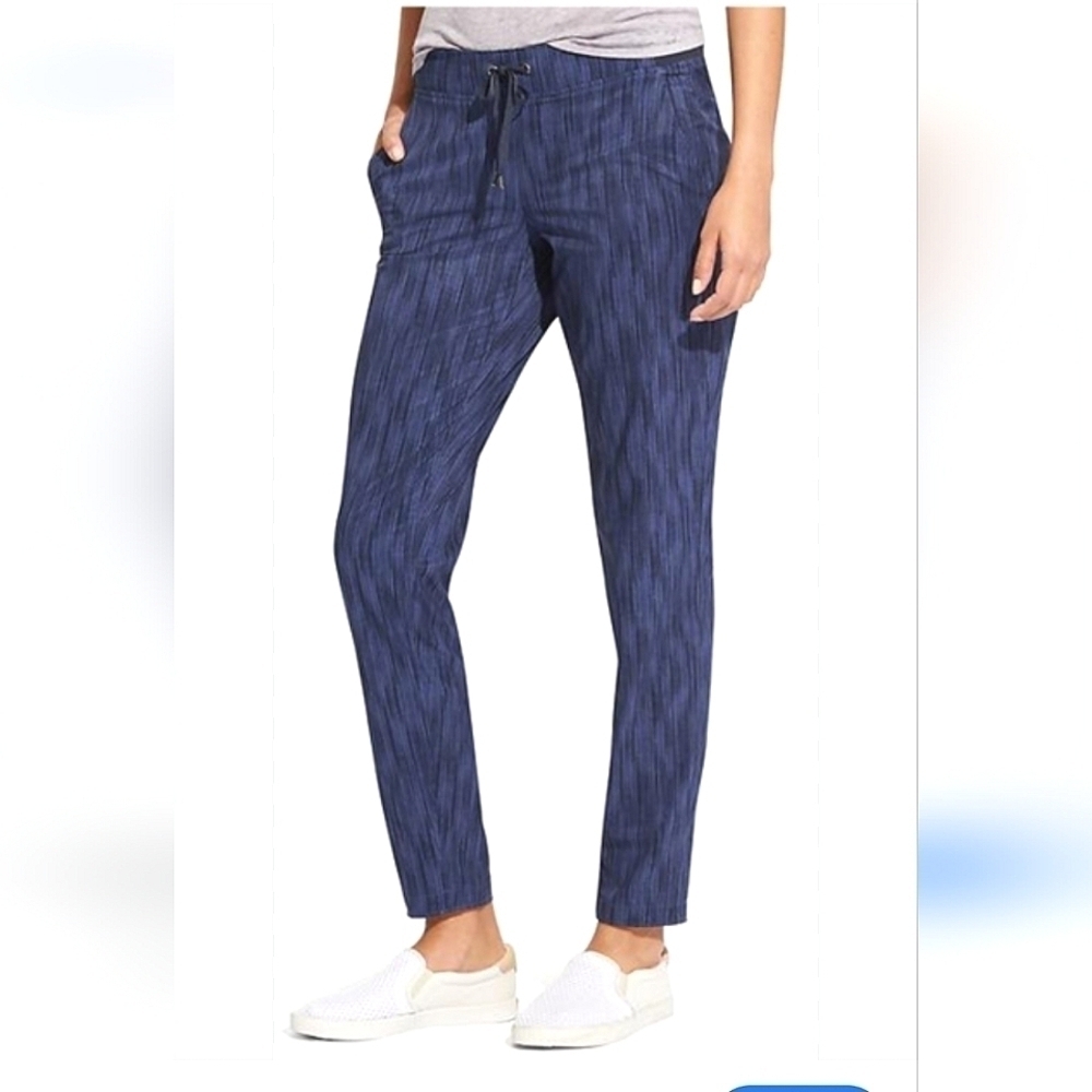 Athleta Women’s Stride Midtown Ankle Pant